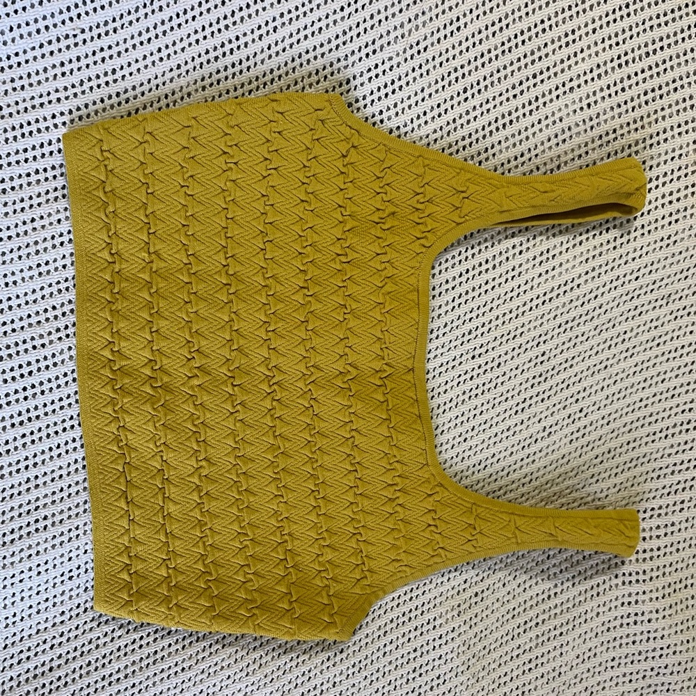 M Revolve Crop Top